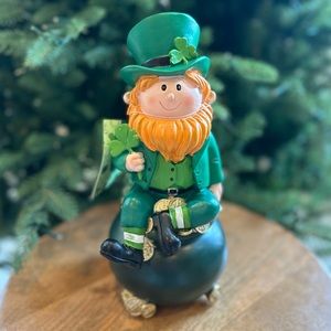 Lucky lane St Patrick’s day leprechaun pot of gold table top decoration